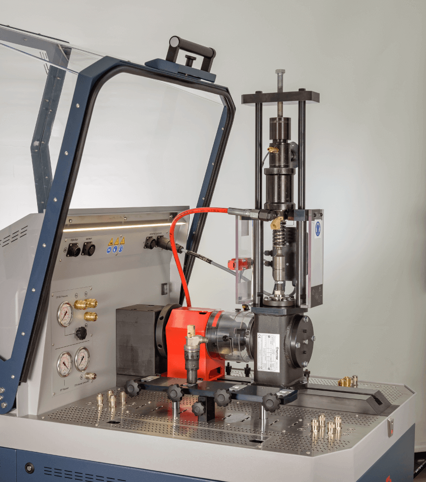 A Continental/VDO Authorized Test Bench
Xtremely Fast Testing Times without any Compromise
New Design for every Service Station
Optimized Working Area access [240o] & Component
